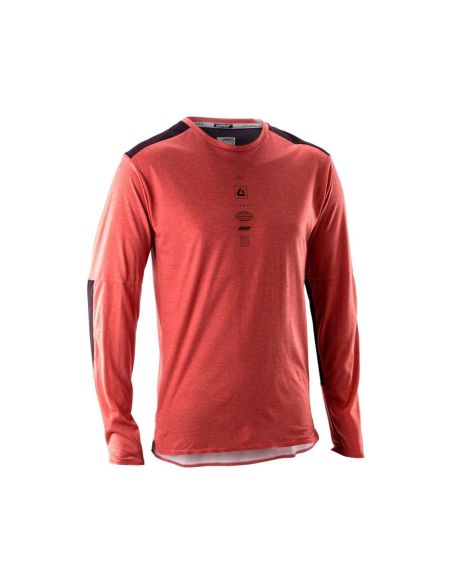 Estilo trail casual con rendimiento técnico avanzado.